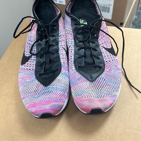 Nike flynit racer mens 10.5/womans 12 - Picture 6 of 8